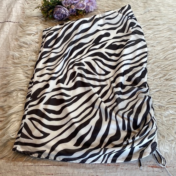 Princess Polly Elijah Mini Skirt Ruched Mesh Zebra Print sz 6 - Picture 2 of 10